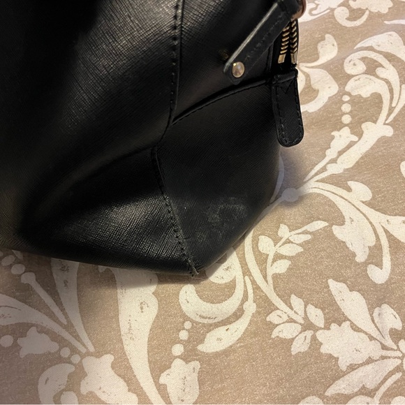 Michael Kors Purse - Picture 4 of 4